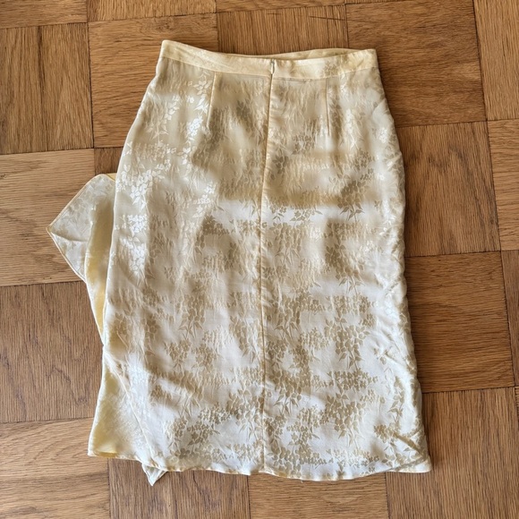 Masscob 40 US Large Butter Yellow Silk Skirt Drapey Floral Made In Spain - Picture 2 of 7